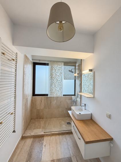 Apartament cu 3 camere semidecomandat în Iancu Nicolae