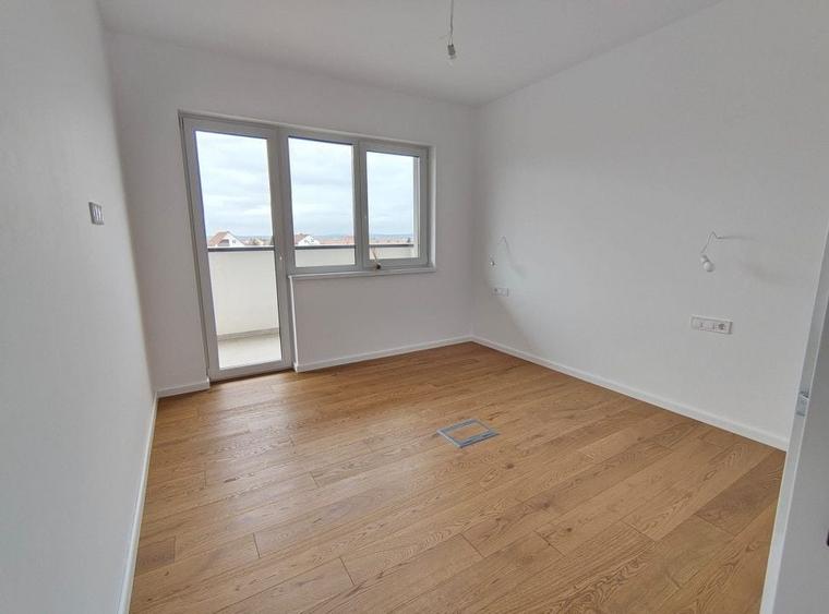 Penthouse cu 4 camere decomandat în Șelimbăr