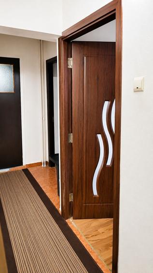 Apartament cu 3 camere decomandat în Dobroești