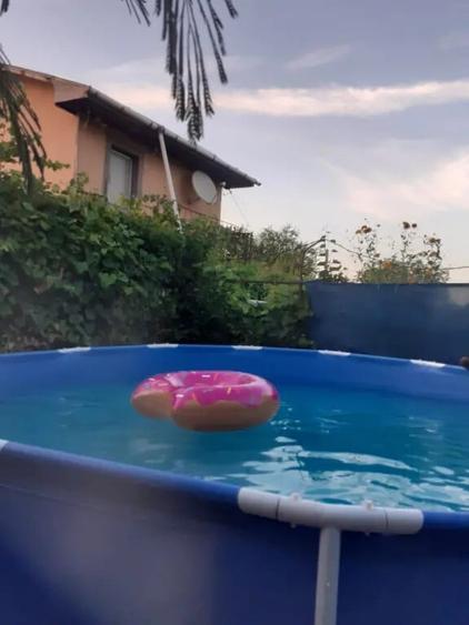 Casă cu 3 camere în Valea Roșie