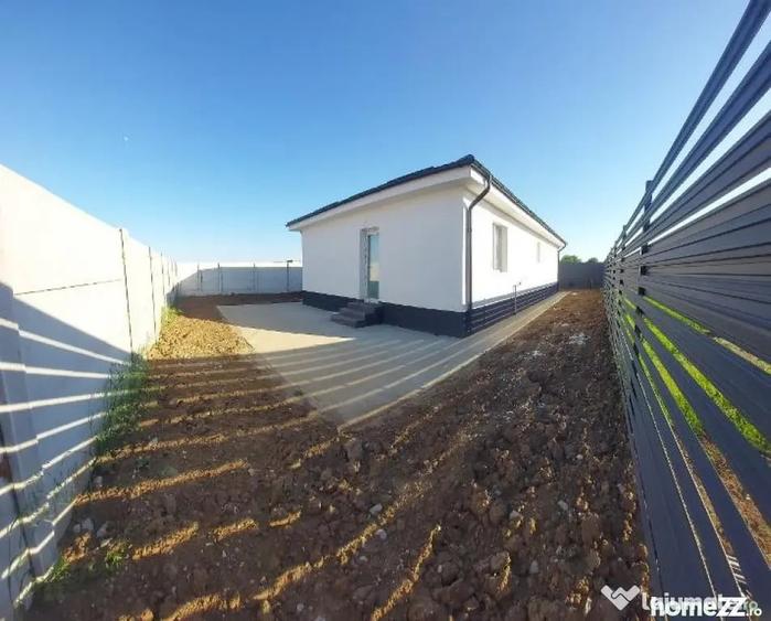 Casă cu 4 camere cu Teren 400 Mp în Vârteju