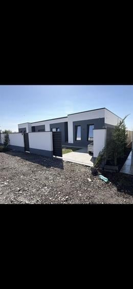 Casă cu 3 camere în Remetea Mare