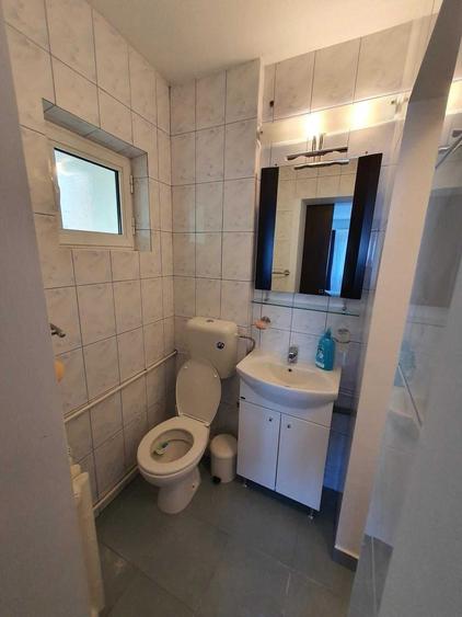 Apartament cu 3 camere semidecomandat în Parcul Circului