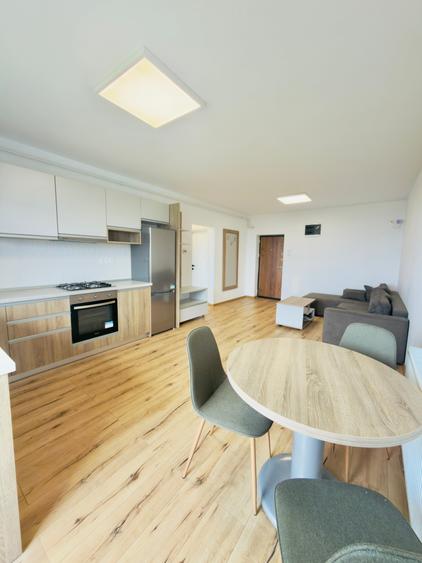 Apartament cu 2 camere semidecomandat în Tractorul