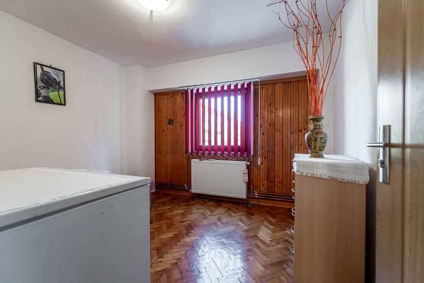 Apartament cu 3 camere decomandat, mobilat în Podgoria