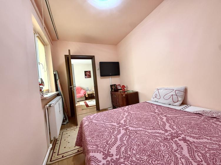 Apartament cu 3 camere semidecomandat în