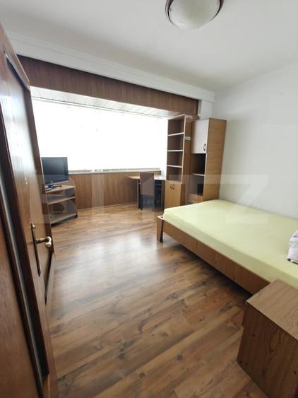 Apartament cu 4 camere decomandat, mobilat în Ultracentral