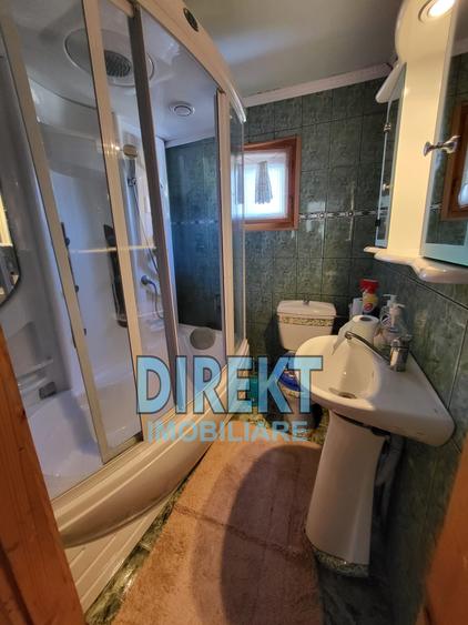 Casă individuală cu 6 camere cu Canalizare în Piatra Fântânele