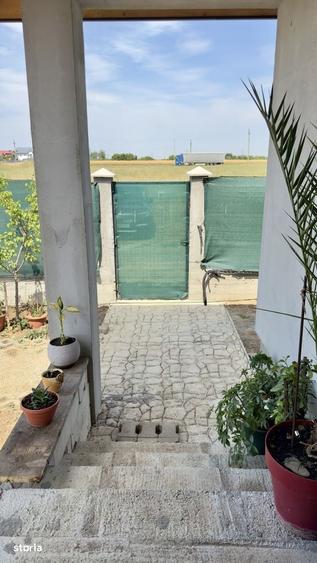 Casă cu 3 camere decomandat în Bâcu