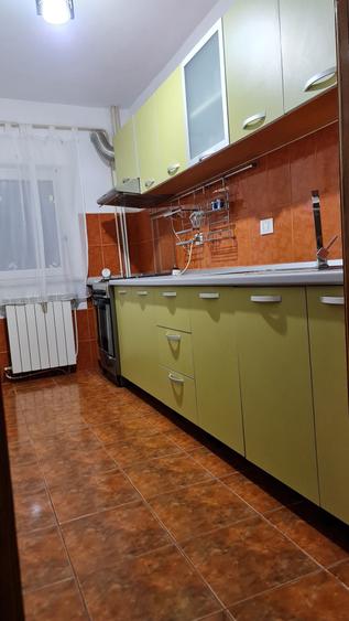 Apartament cu 3 camere decomandat în Brăilei