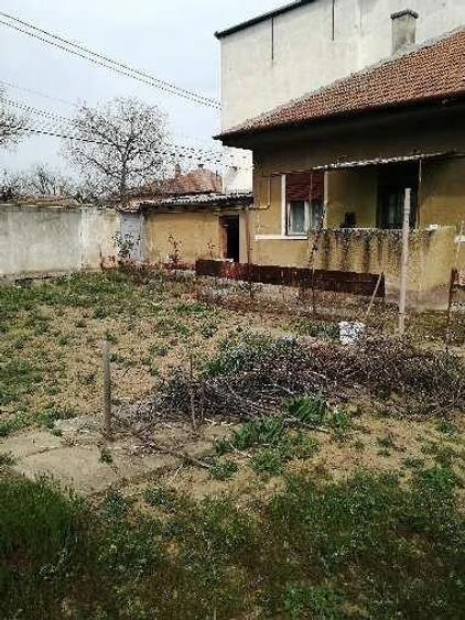 Casă cu 2 camere cu Teren 506 Mp în Plopi