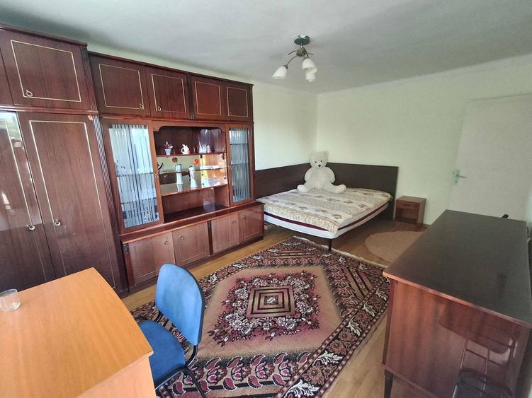 Apartament cu 2 camere decomandat în Gruia