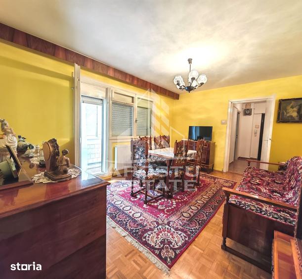 Apartament cu 3 camere de vanzare, zona Circumvalatiunii, Timisoara - 2