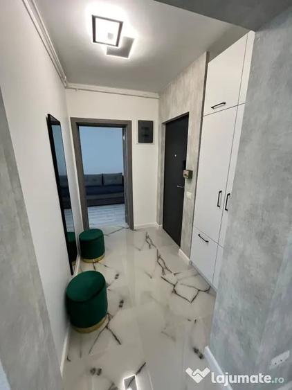 Apartament cu 3 camere semidecomandat în Ultracentral