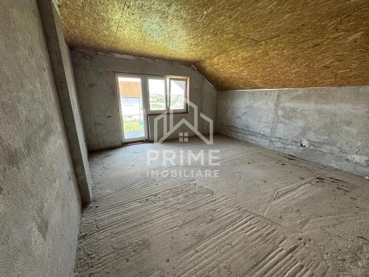 Casă cu 9 camere cu Teren 1000 Mp în Central