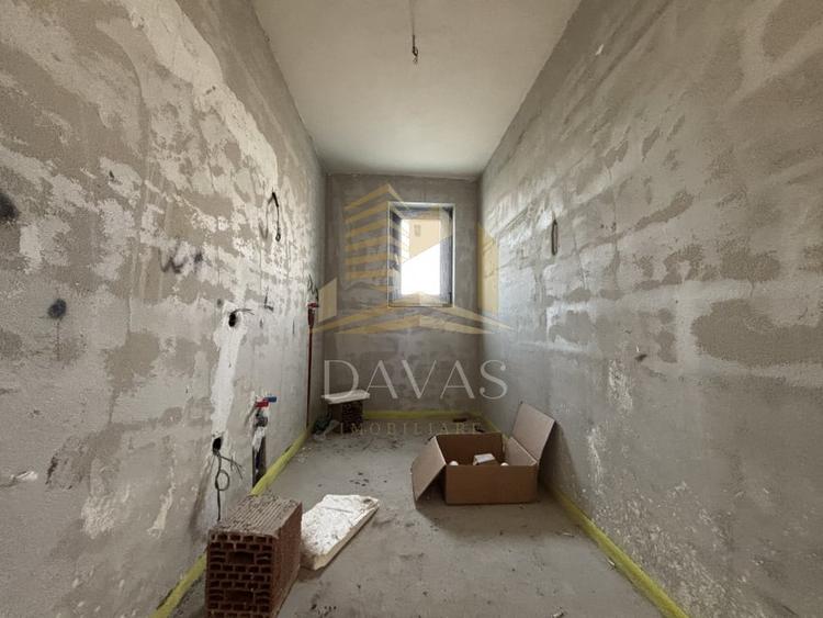 Apartament cu 3 camere semidecomandat în Baciu