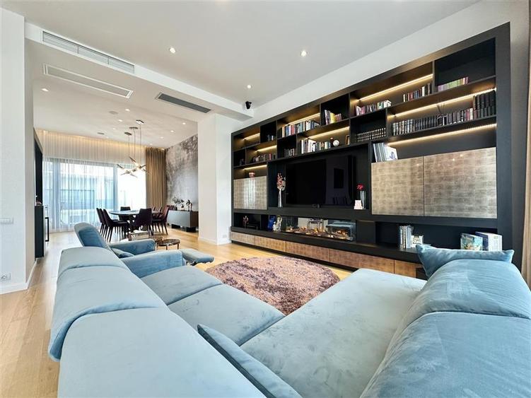 Penthouse cu 5 camere decomandat, mobilat în Herăstrău