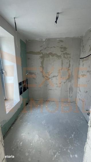 Casă cu 5 camere cu Teren 394 Mp în Agigea