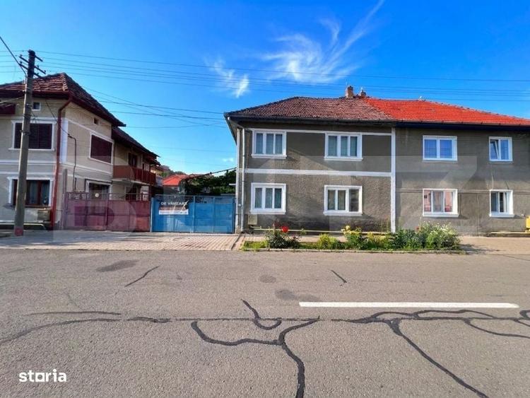 Casă cu 4 camere în Aronești