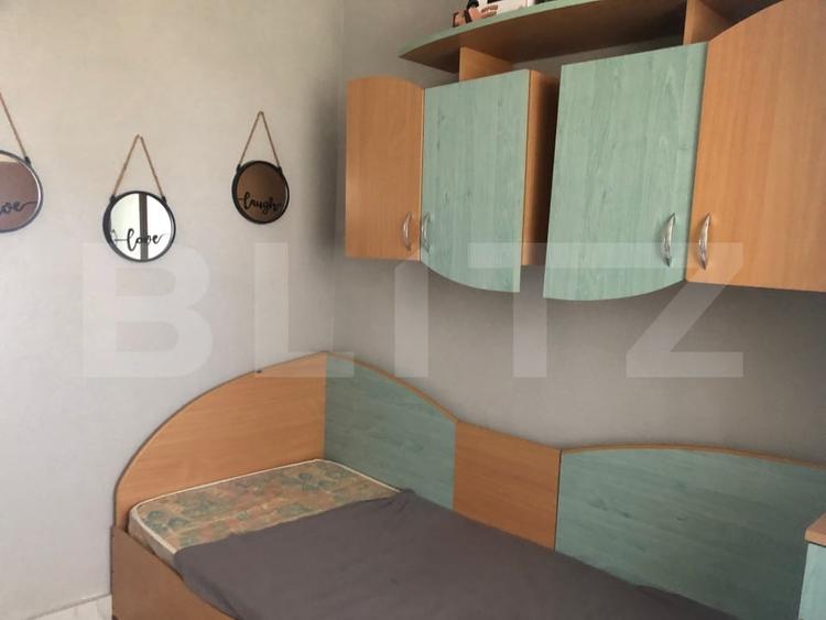 Apartament cu 4 camere semidecomandat, mobilat în Cloșca