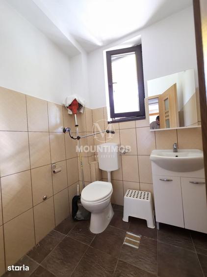 Casă cu 5 camere cu Teren 1960 Mp în Vulcan
