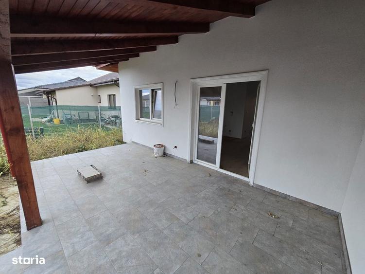 Casă cu 3 camere cu Teren 330 Mp în Moșnița Nouă
