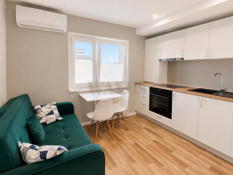 Apartament cu 2 camere decomandat, mobilat în Central