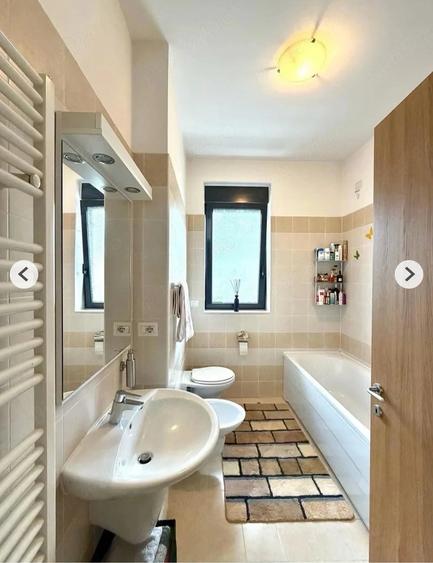 Apartament cu 3 camere semidecomandat în Exterior Vest
