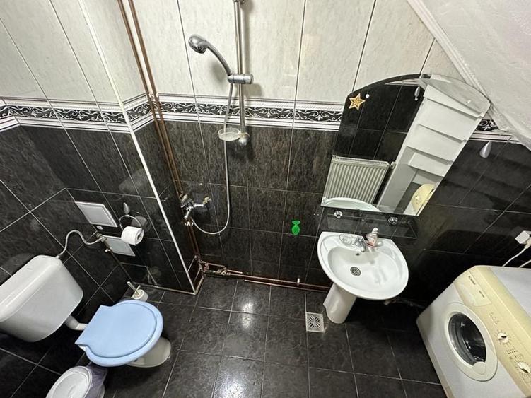 Apartament cu 3 camere decomandat în Drumul Carului