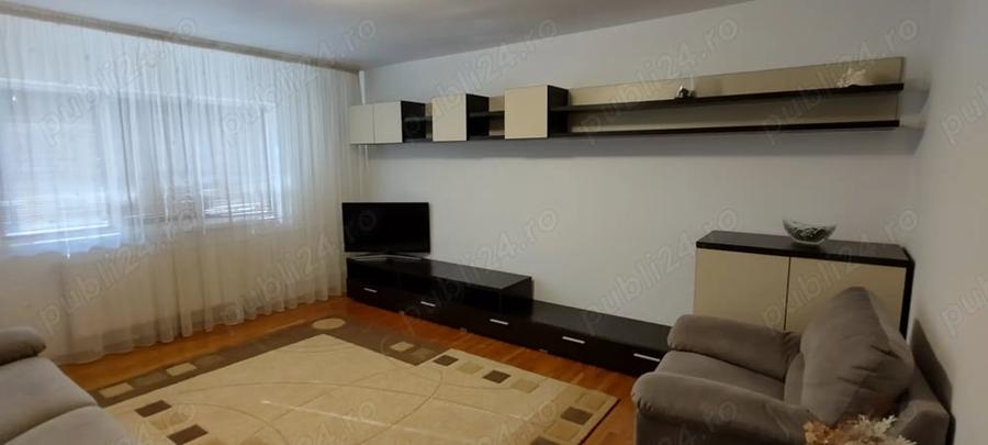 Apartament cu 3 camere decomandat în Nerva Traian