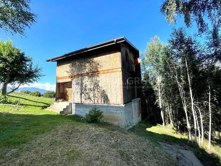 Casă cu 1 camere cu Teren 1480 Mp în Moieciu