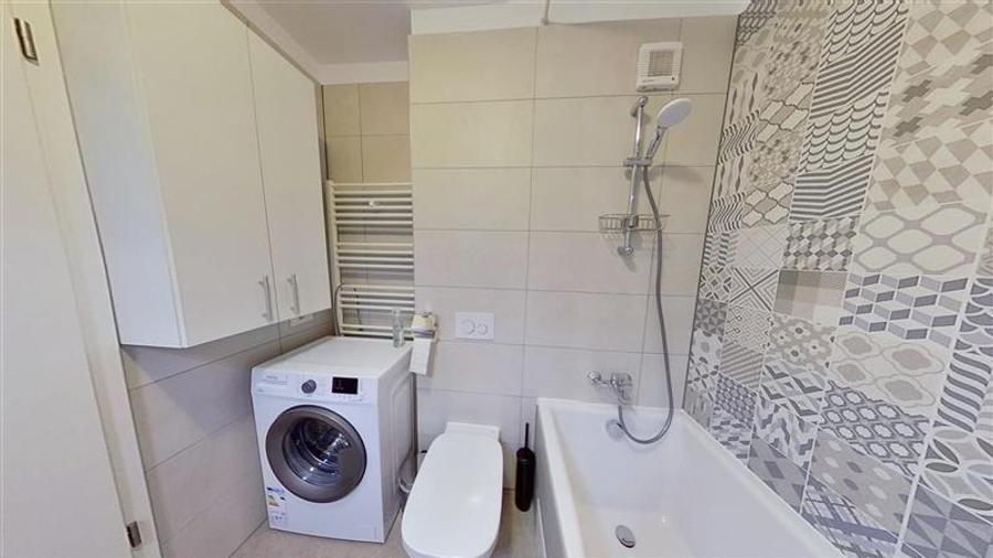 Apartament cu 2 camere decomandat, mobilat în Tractorul