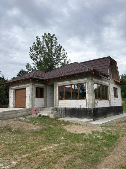 Casă cu 3 camere în Poiana