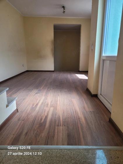 Casă cu 6 camere cu Teren 511 Mp în Central