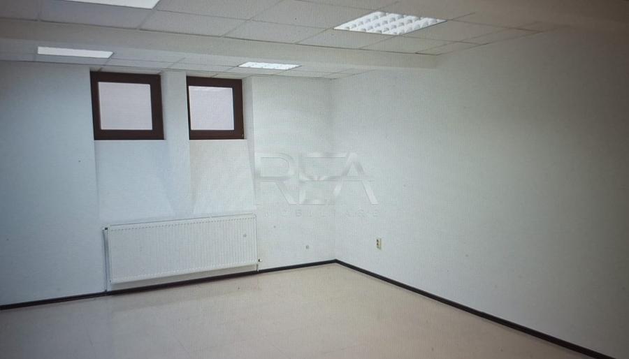 Apartament cu 4 camere decomandat în Cotroceni