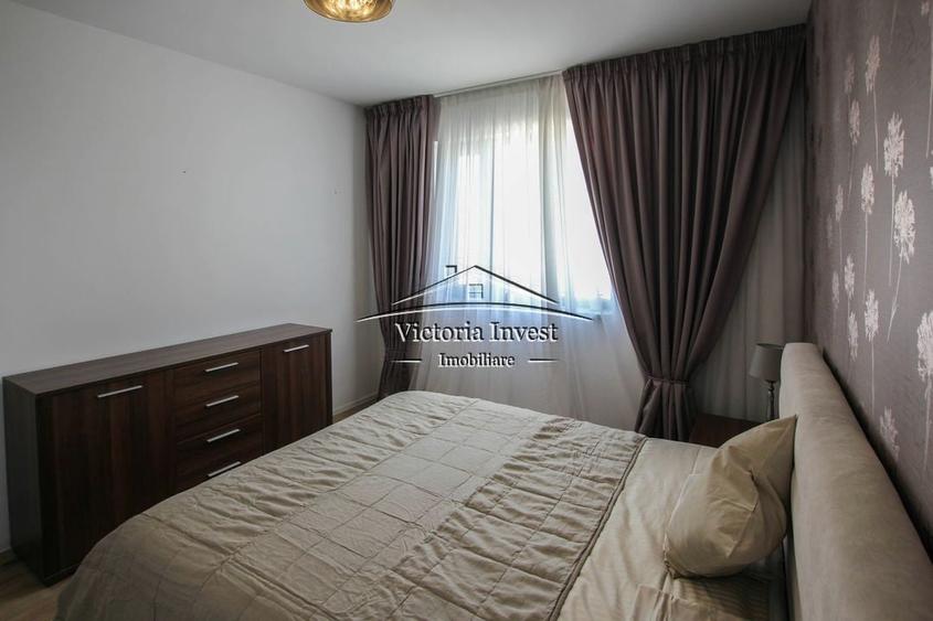 Apartament cu 4 camere semidecomandat, mobilat în Băneasa