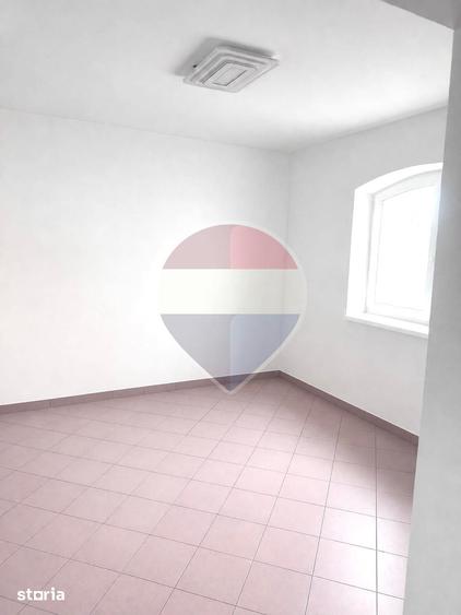 Casă cu 6 camere cu Teren 170 Mp în 13 Septembrie