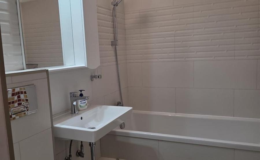 Apartament cu 2 camere decomandat în Băneasa