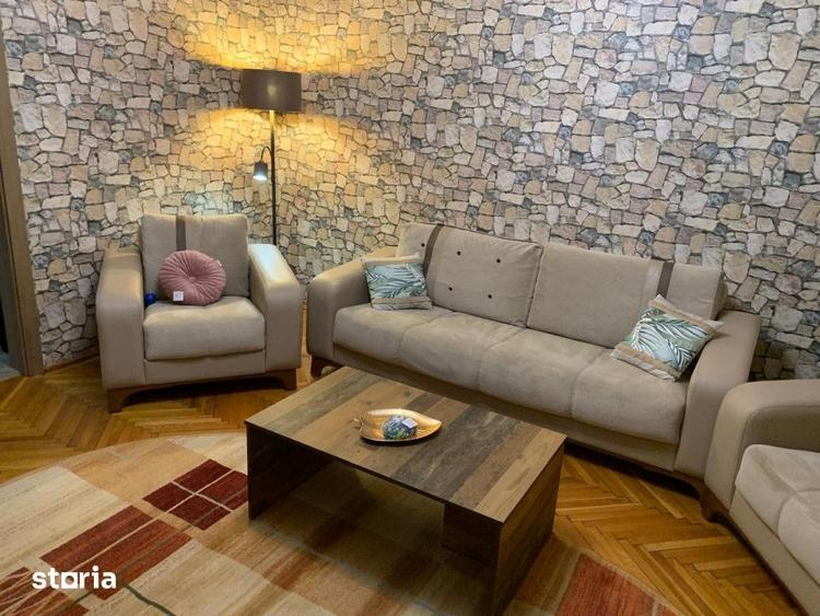 Apartament cu 3 camere decomandat, mobilat în Delfinariu