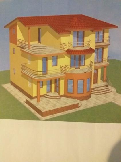 Casă individuală cu 5 camere cu Teren 550 Mp în Roșu