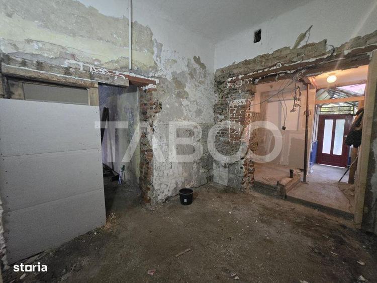 Apartament cu 2 camere semidecomandat în Piața Cluj