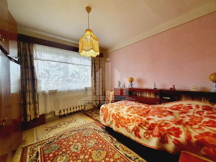 Apartament cu 3 camere decomandat în Cetate