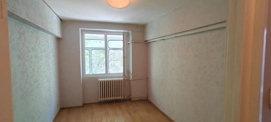 Apartament cu 3 camere decomandat în Tineretului