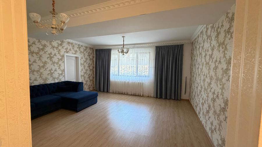 Apartament cu 3 camere în Crângași
