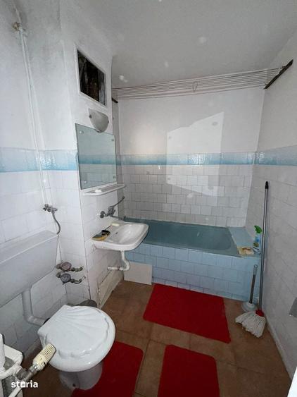 Apartament cu 3 camere decomandat în Republicii