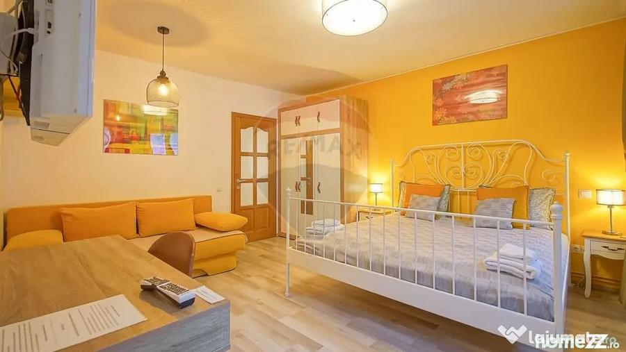 Casă cu 7 camere cu Teren 142 Mp în Centrul Istoric