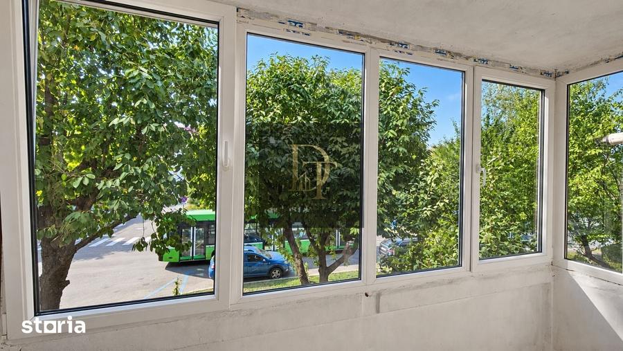 Apartament cu 2 camere decomandat în Tractorul