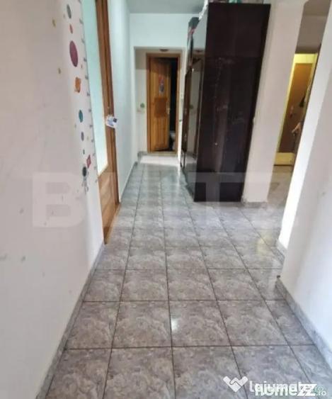 Apartament cu 4 camere decomandat în Astra