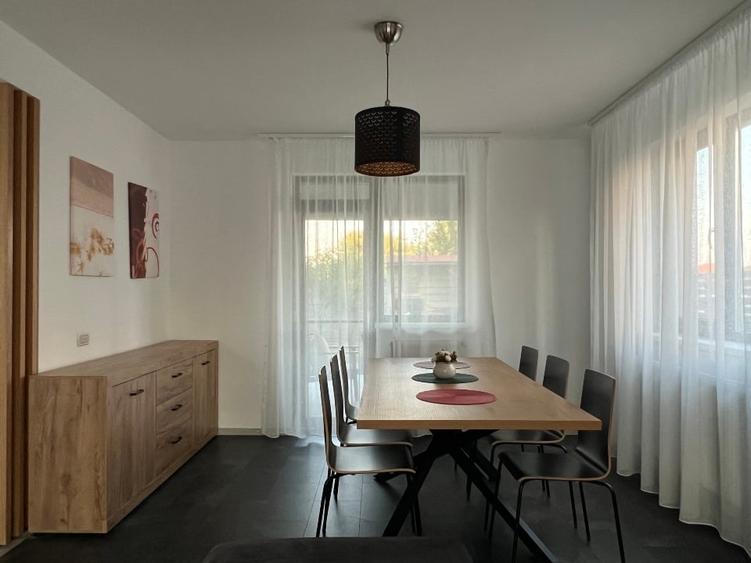 Duplex cu 4 camere cu Canalizare în Domnești