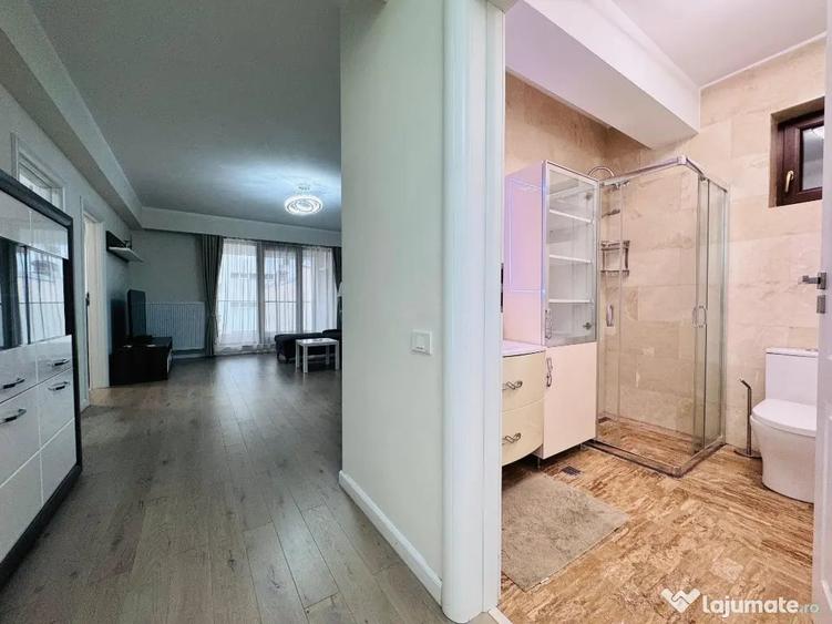 Apartament cu 3 camere semidecomandat în Banu Manta